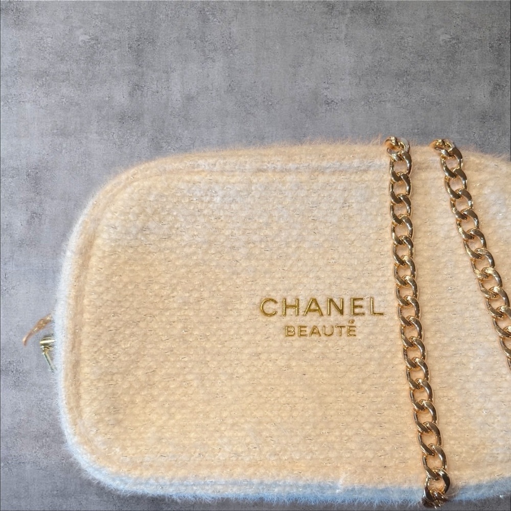CHANEL Cream Cosmetic Bag with Gold Chain